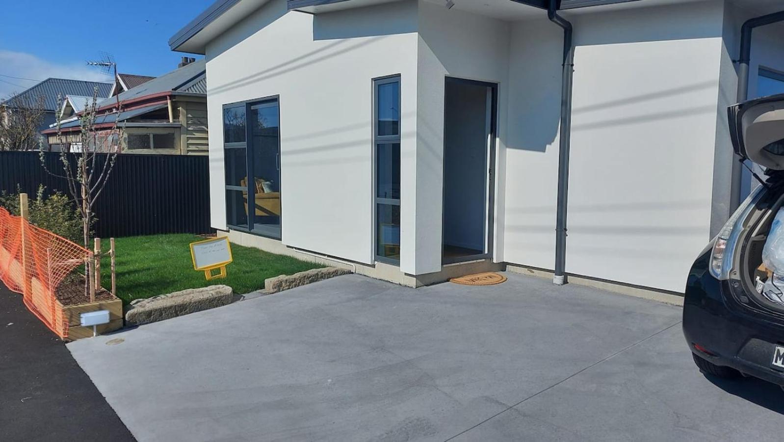 Sleek Suite By The Sand 2-Bedroom Dunedin Exterior photo