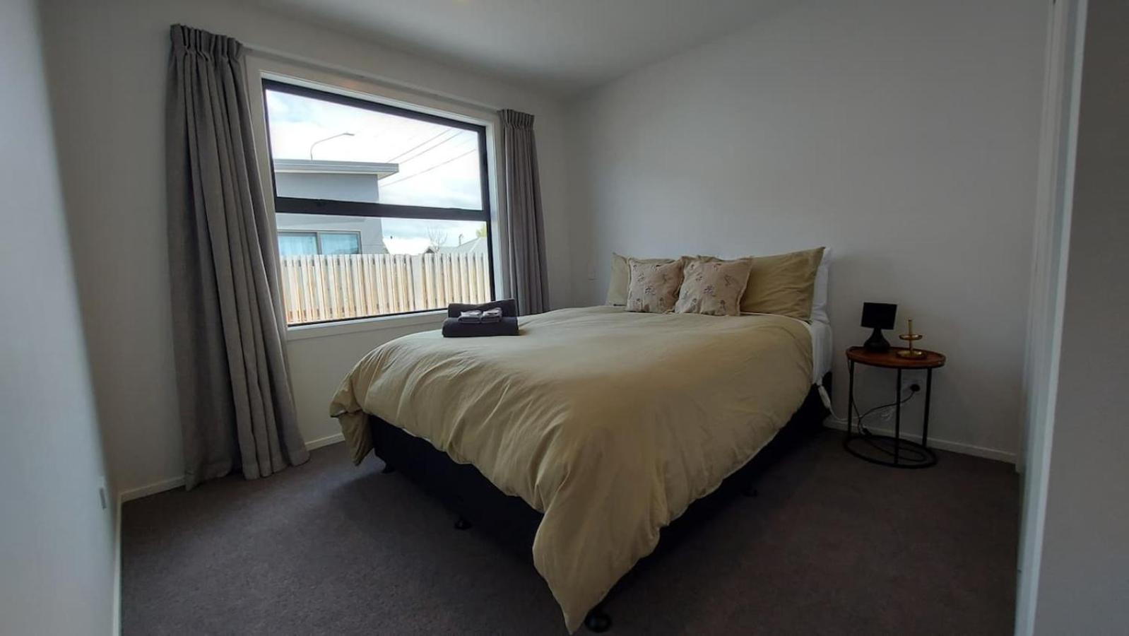 Sleek Suite By The Sand 2-Bedroom Dunedin Exterior photo
